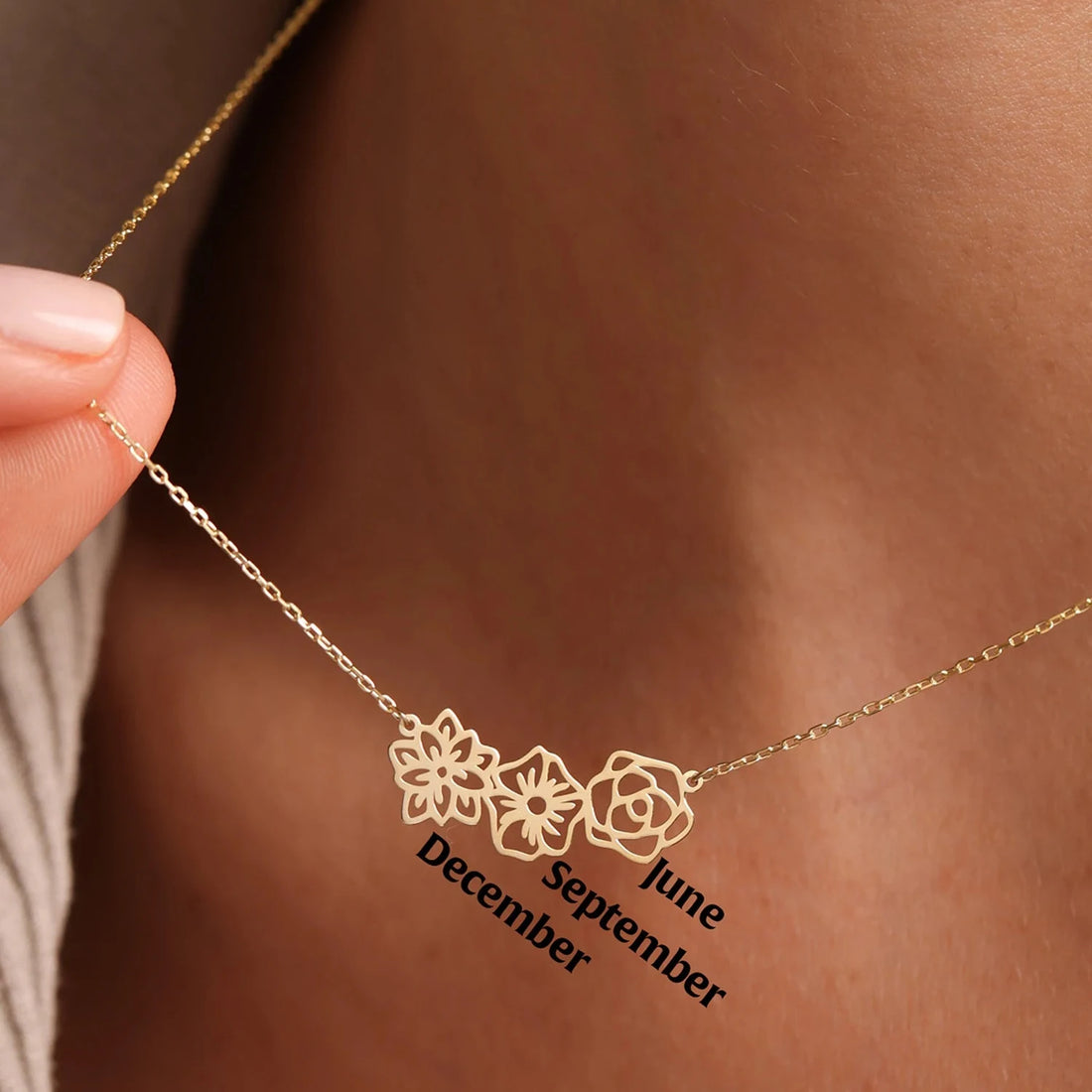 Personalized Birth Flower Bouquet Necklace | 18K Gold Plated Family Necklace Gift